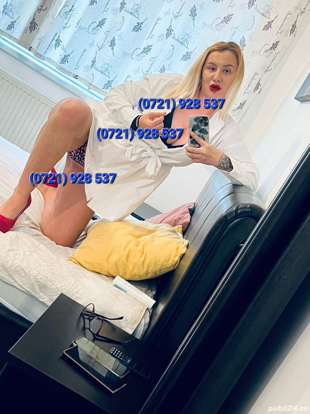 Rebeka blonda apetisanta piercing in limba  - imagine 5